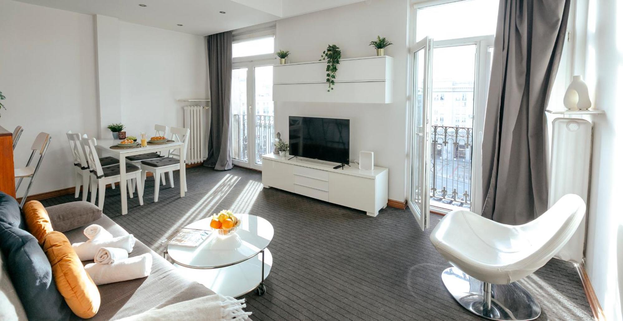 Plac Konstytucji 6 Orange - Apartament Dla 4 Osob - Bezplatny Parking - Free Parking - Piekny Widok Na Panorame Warszawy Varsóvia Exterior foto